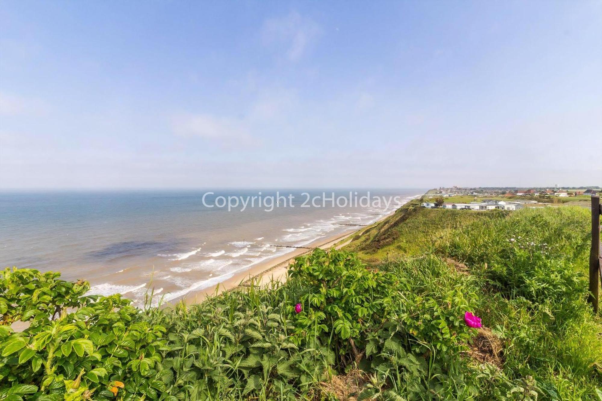 Chalet For Hire At Rainbows End Near A Beautiful Norfolk Beach Ref 31039R Bacton  Exterior foto